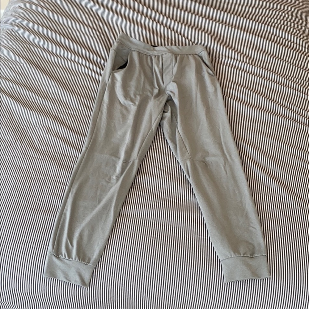 Lululemon Intent Joggers Size Small in Gray